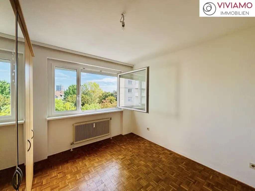 Gepflegte 2-Zimmer-Wohnung mit Loggia und KFZ-Stellplatz!
