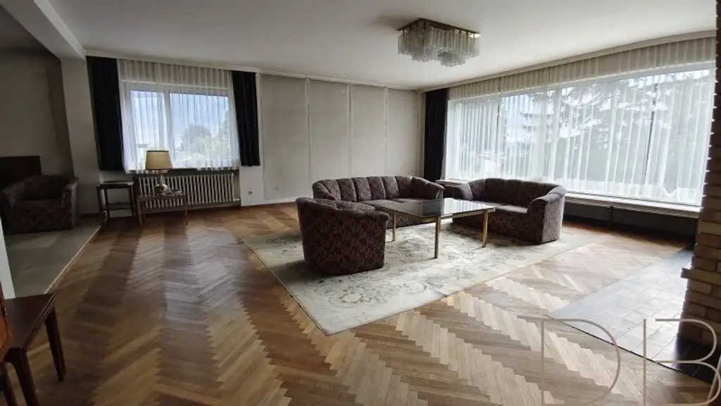 (Bau-) Grundstück in traumhafter Eisentstädter Lage mit vollunterkellerten Bungalow zu verkaufen! FÖRDERUNGSWÜRDIG!