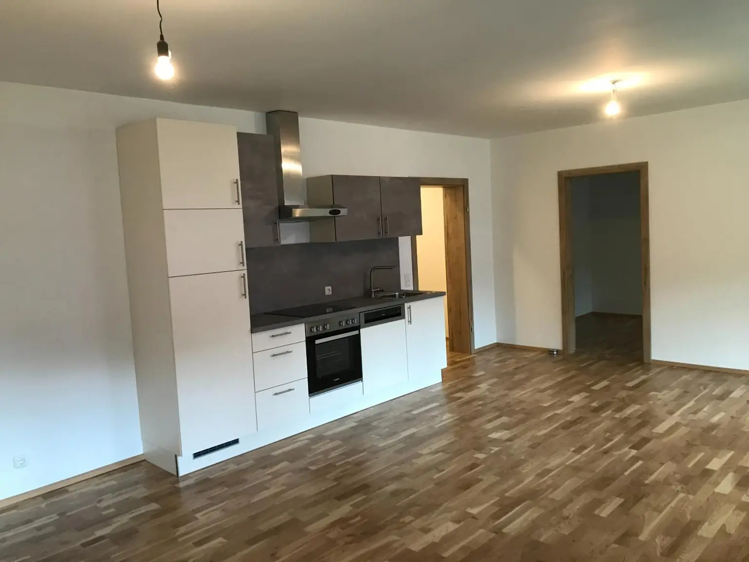 Neu sanierte Wohnung in ruhiger Siedlungslage