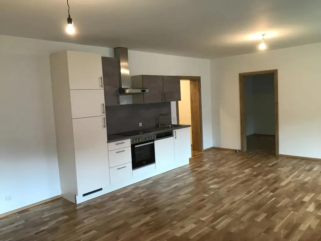 Neu sanierte Wohnung in ruhiger Siedlungslage