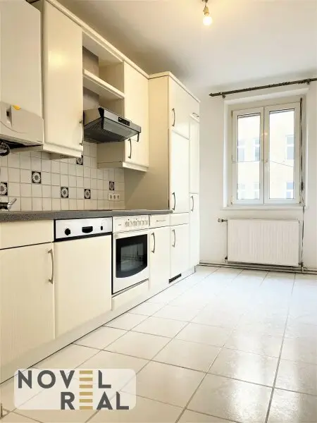 Charmante und lichtdurchflutete Wohnung mit Loggia!!!