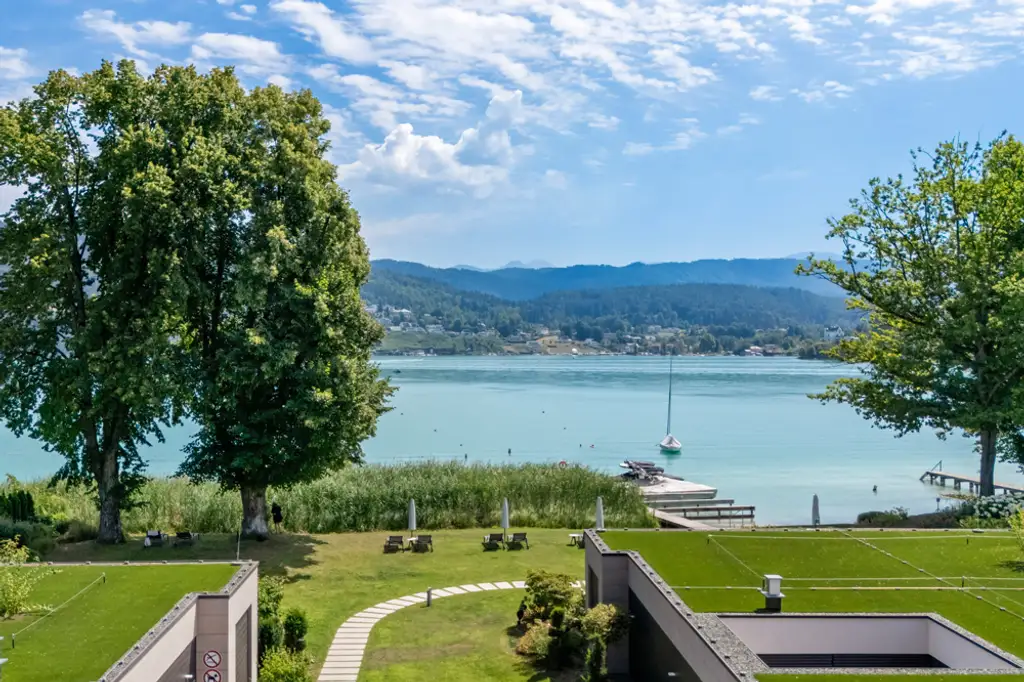 Seewohnung in erstklassiger Lage mit Outdoor-Pool