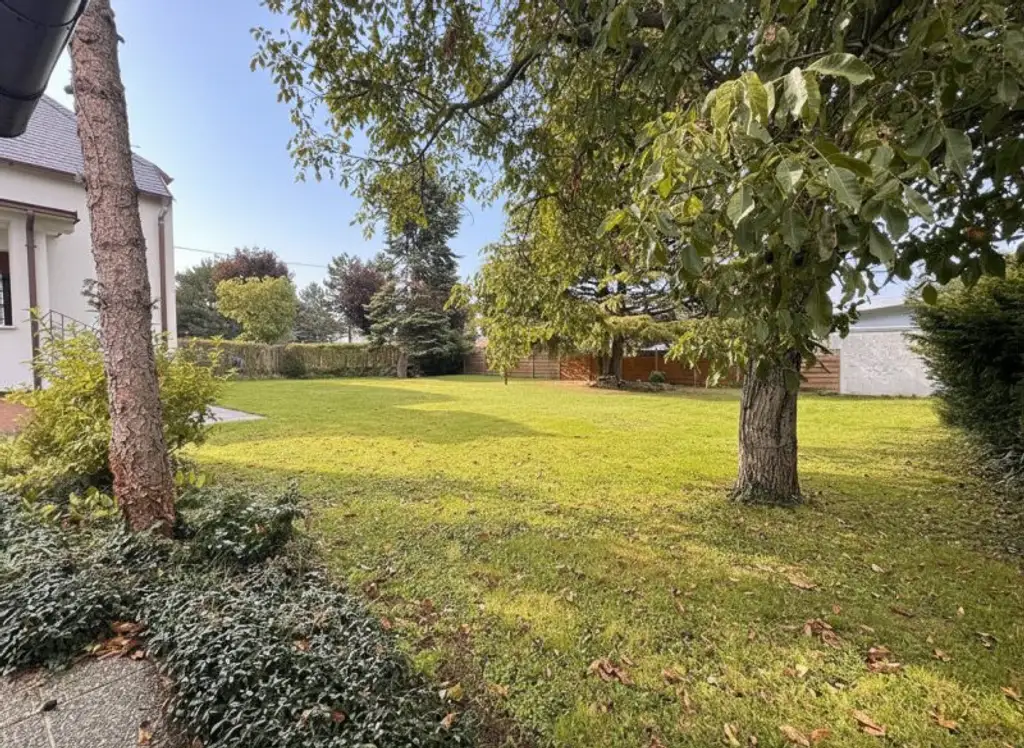 GELEGENHEIT NUTZEN! EINFAMILIENHAUS MIT EIGENGARTEN NAHE WIEN