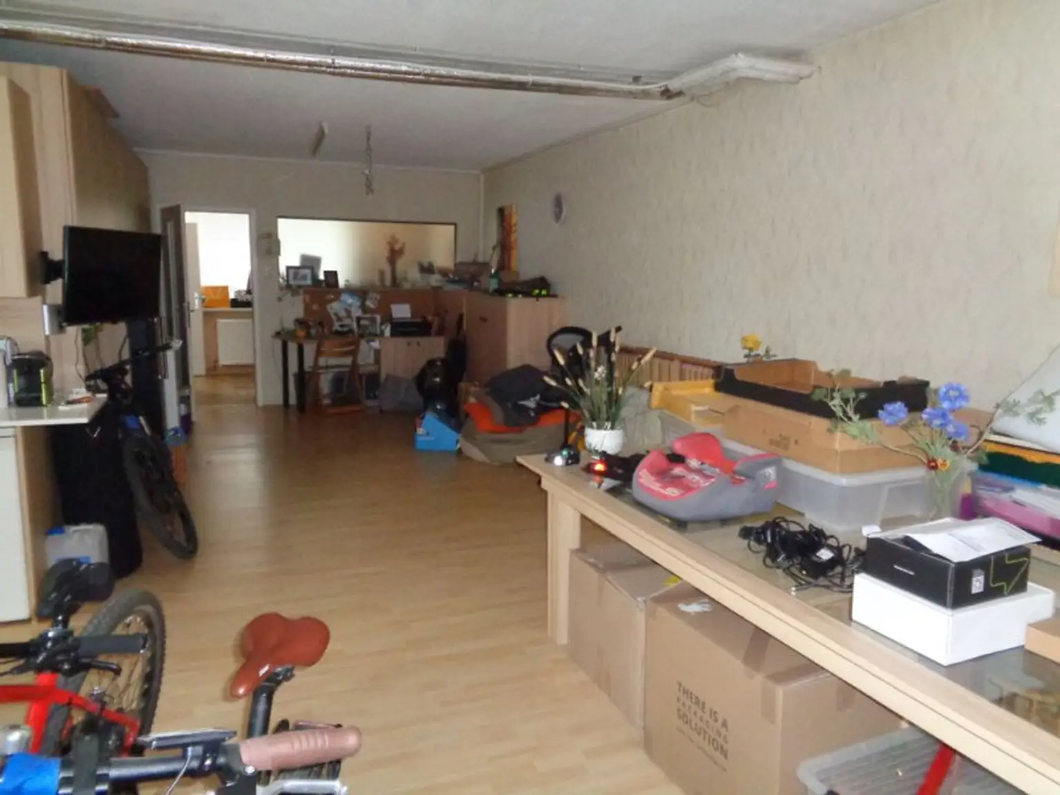 Zistersdorf: A5 - Mistelbach -Nähe: Wohn und Geschäftshaus mit großer Halle