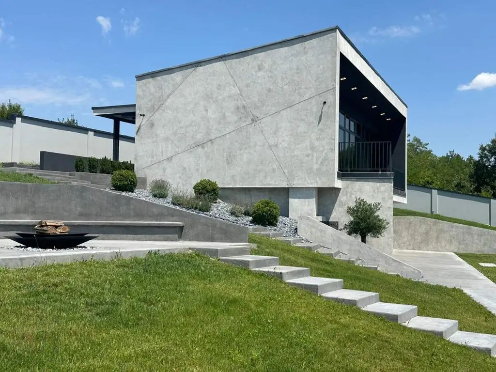 Exklusive Familienvilla mit Pool – Luxus und Natur im Einklang, Kosmaj – Rogača