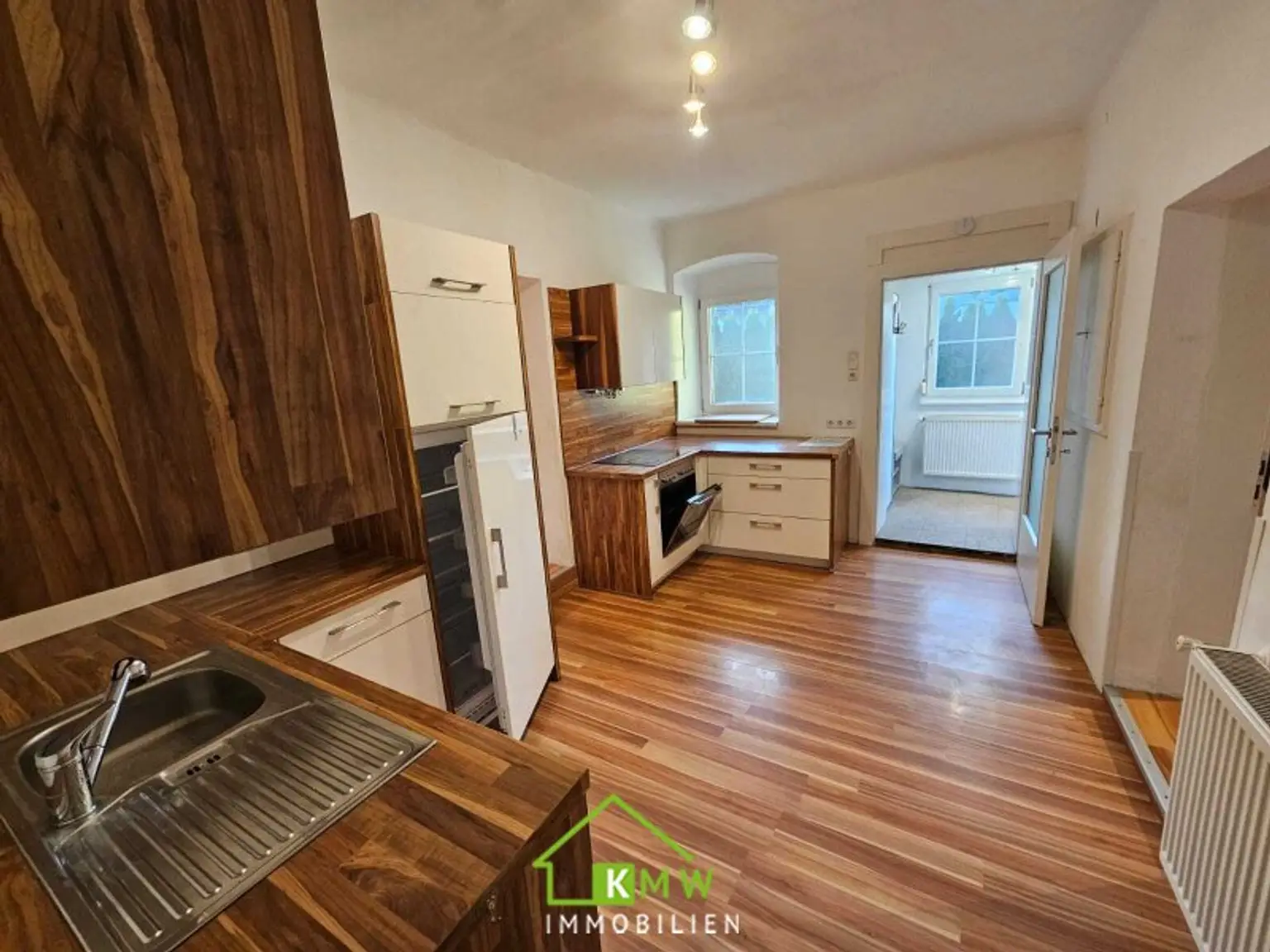 Saniertes, kleines Haus in guter Lage