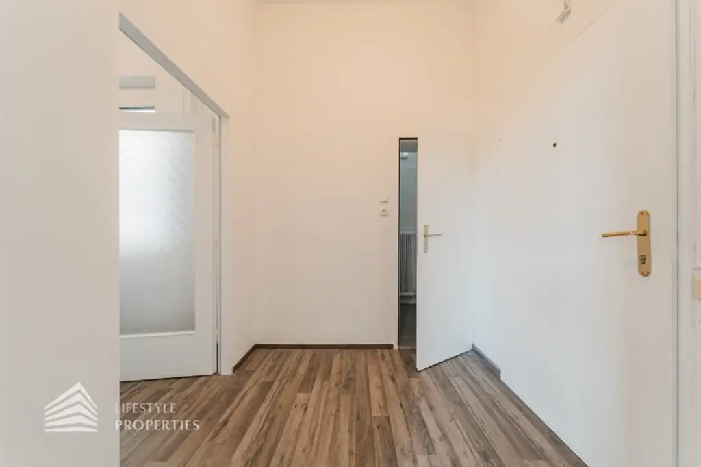 Helle 1-Zimmer Wohnung mit Terrasse in Krems an der Donau, Nähe Göglhaus