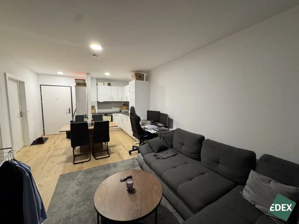 2-Zimmer-Wohnung mit Balkon direkt bei der U3 - perfekt für Singles oder Paare