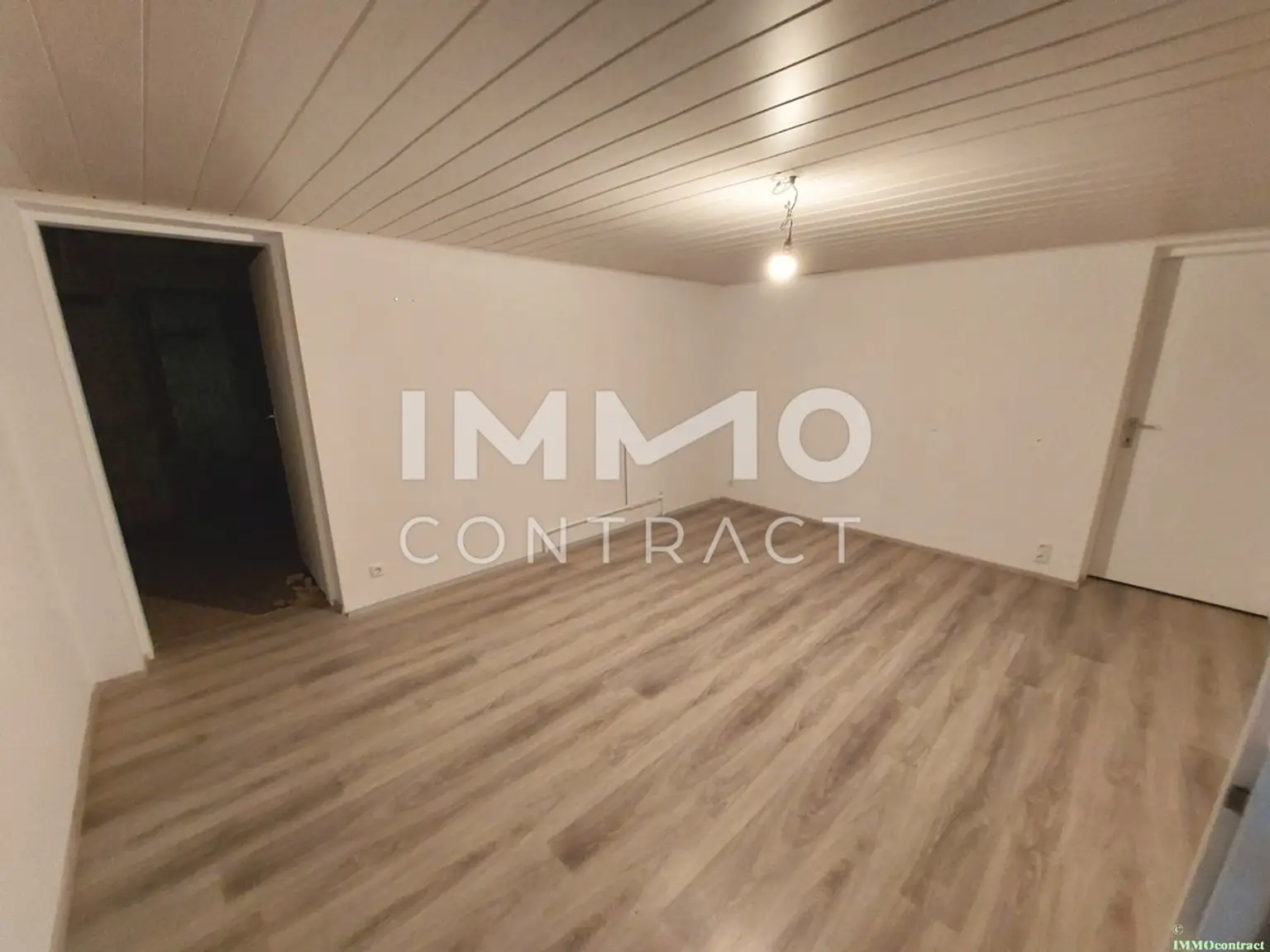 Bungalow mit Pool, Garage zu mieten in idyllischer Landschaft im Raum Rosenau/Bruckbach - Ruhelage