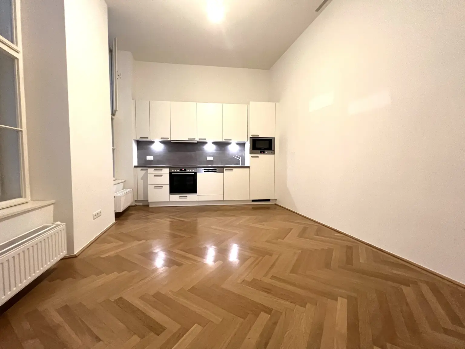 Unbefristete, ruhige 2-Zimmer-Wohnung mit Balkon in der Innenstadt