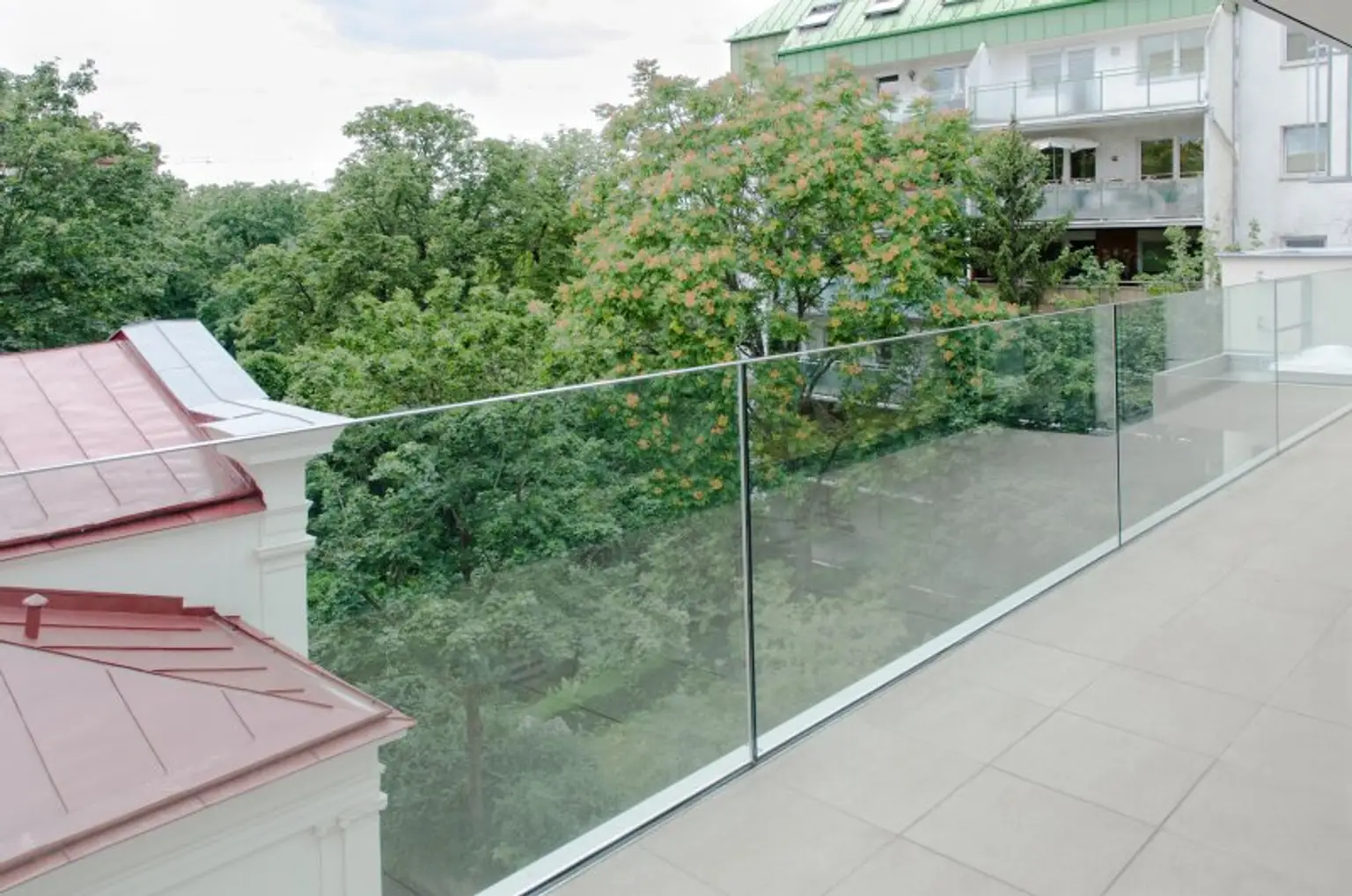 Elegante DG-Maisonette mit Terrasse und Blick in den Garten des Palais Schönburg