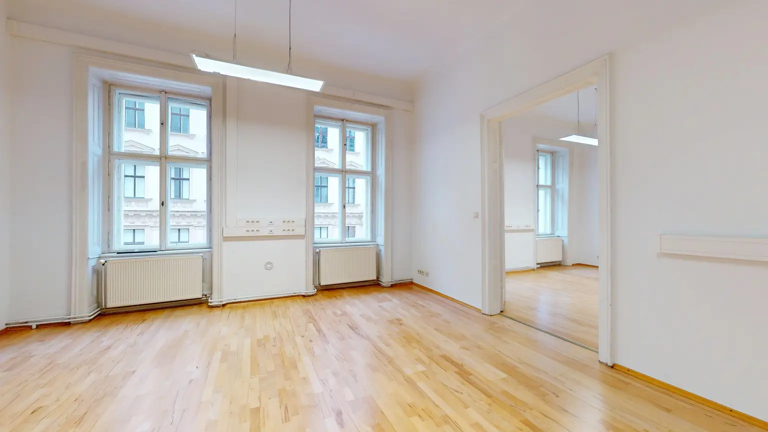 Elisabethstraße: Büroräumlichkeiten mit klassischen Altbau-Elementen - EDV-Verkabelung