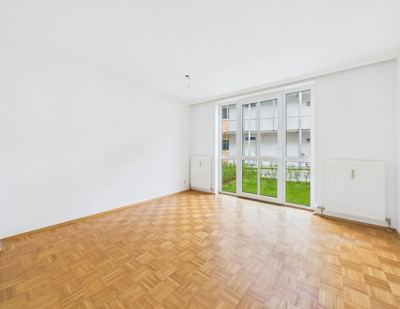 LINZ / URFAHR (PLESCHING): Perfekt aufgeteilte WOHNUNG mit ca. 44,4 m² Wohnfläche + Eigengarten ca. 28,7 m²
