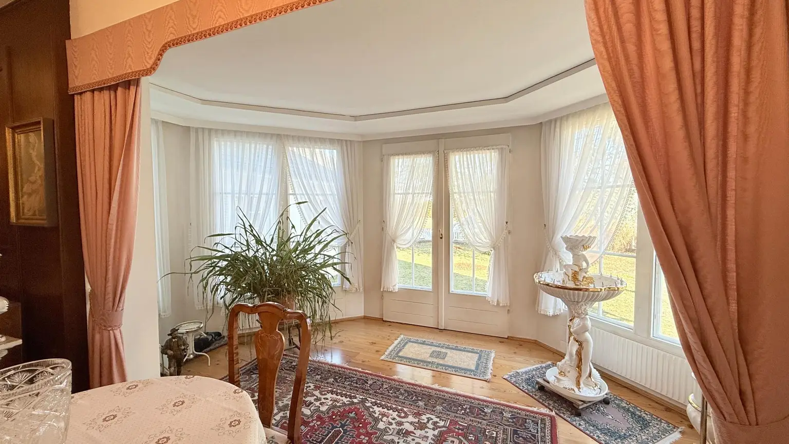 Erker mit Zugang zum Garten