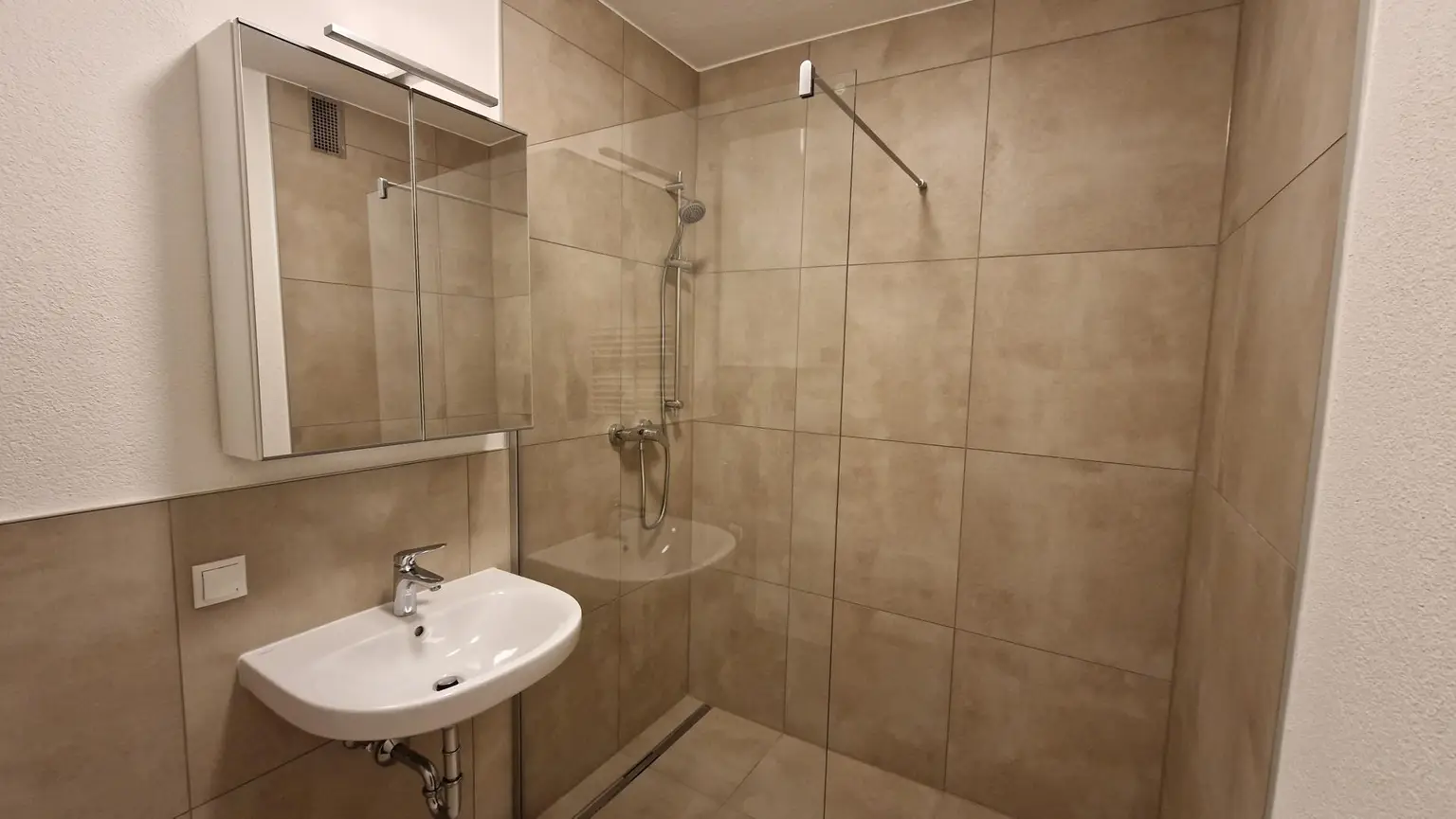 Modernisierte 2-Zimmer-Wohnung mit Loggia in begehrter Lage