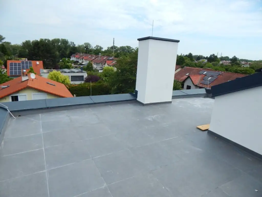 Mit dem Aufzug direkt in die Dachterrassenwohnung mit neuer komplett Küche - Erstbezug nähe Mühlwasser