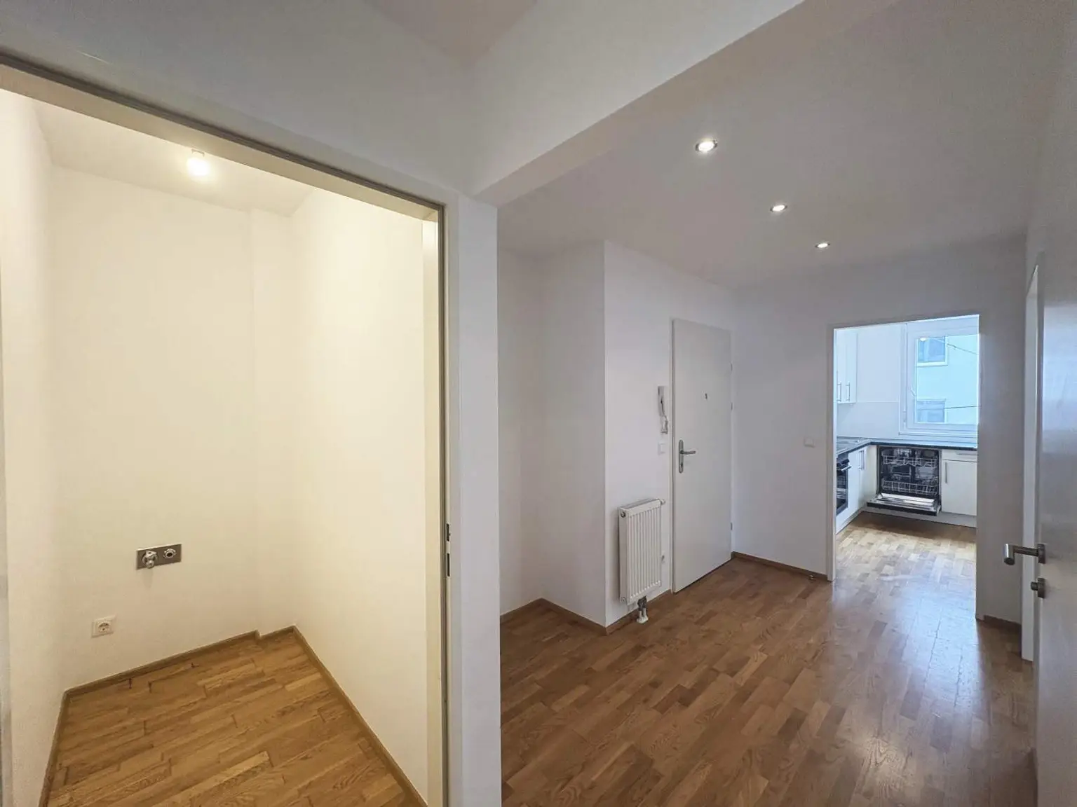 Moderne 3-Zimmer-Wohnung mit Balkon in ruhiger Seitengasse - nächst Krottenbachstraße