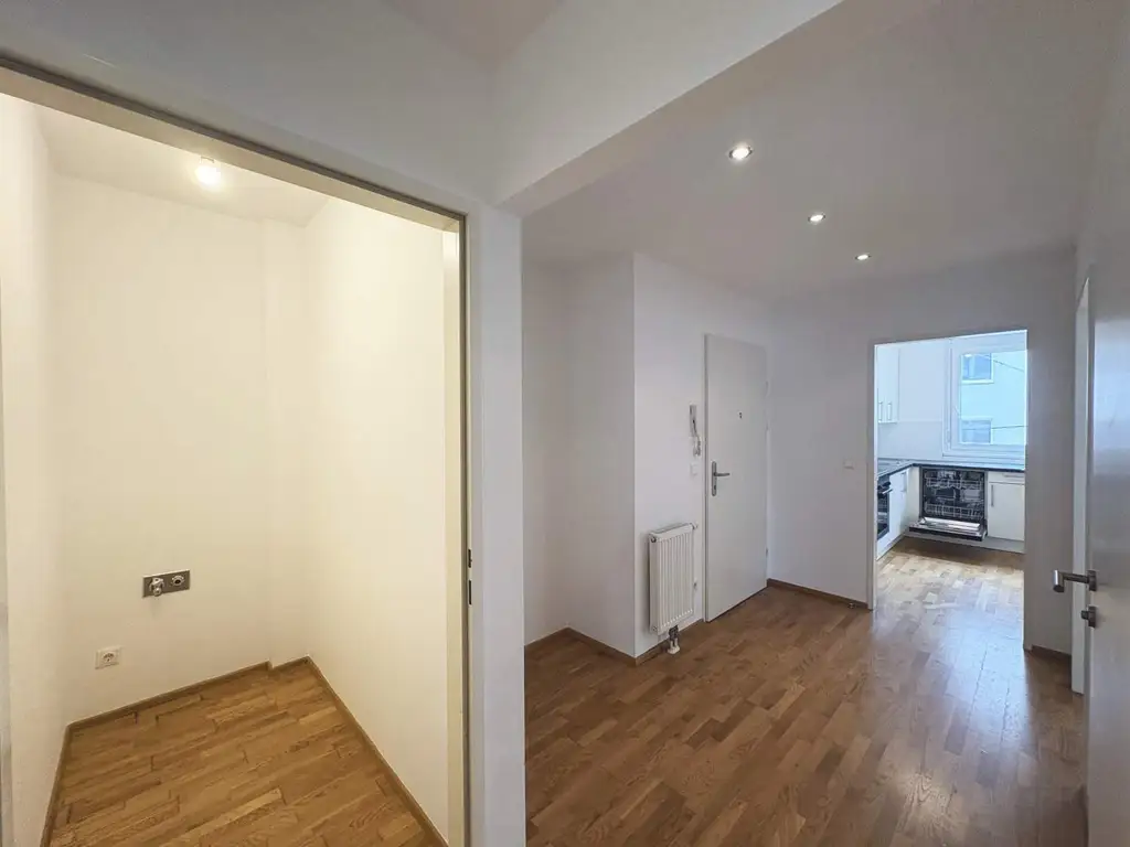 Moderne 3-Zimmer-Wohnung mit Balkon in ruhiger Seitengasse - nächst Krottenbachstraße