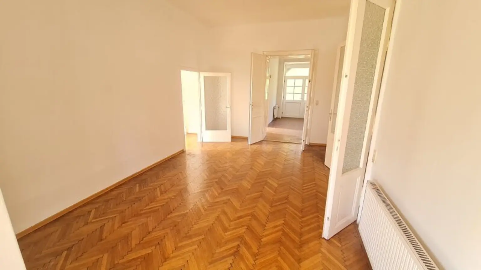 DORNBACH: Repräsentative Villa in Aussichtslage