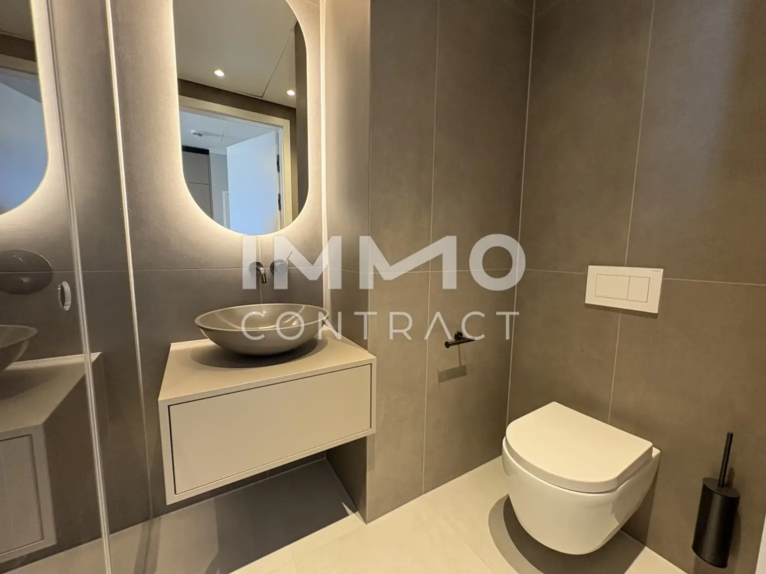 DANUBEFLATS: Sonniges Studio mit Balkon und Rundumblick (Gym, Pool, Spa, Lounges im Turm) - NEW
