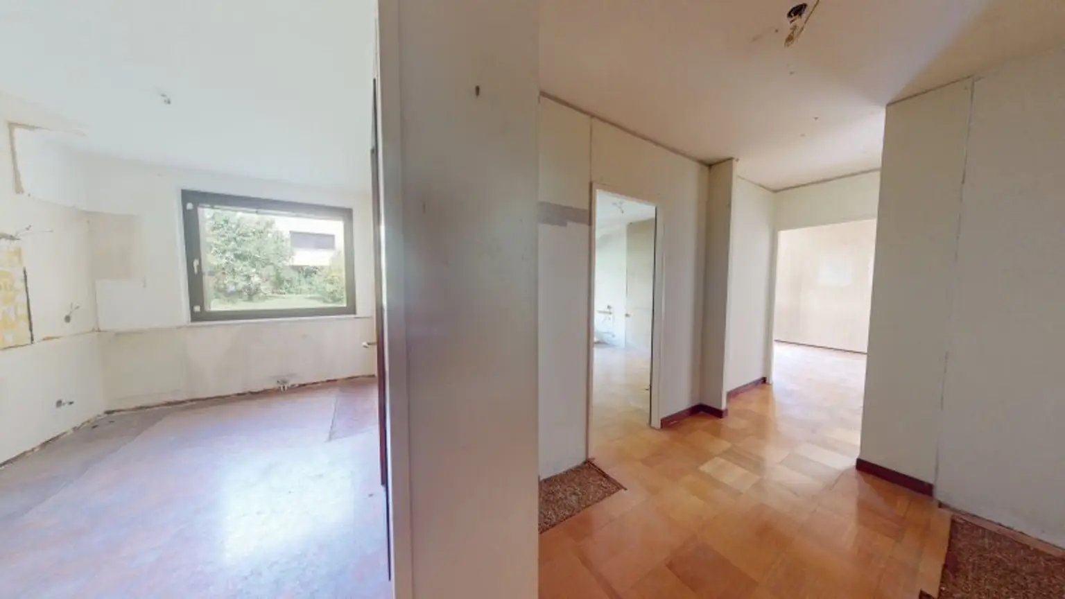 3-Zimmer-Wohnung mit Loggia & Grünblick – Sanierungsprojekt mit Potenzial