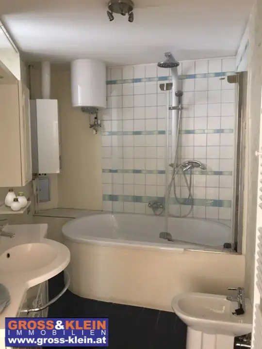 :-) charmante  5 Zimmer  -    geniale Einteilung
Aussergewöhnlich - 1.553 E Bruttomiete,
provfreii