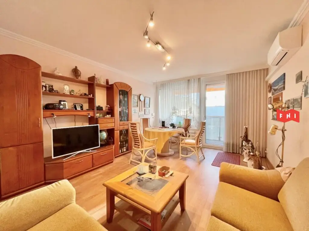 Südwestseitige 3 Zimmer Eigentumswohnung mit Loggia, Klimaanlage, Autoabstellplatz & PV-Balkonkraftwerk.