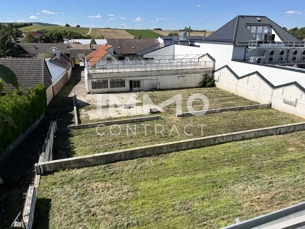 Haus mit großen Grundstück
 ca. 2 200 m²