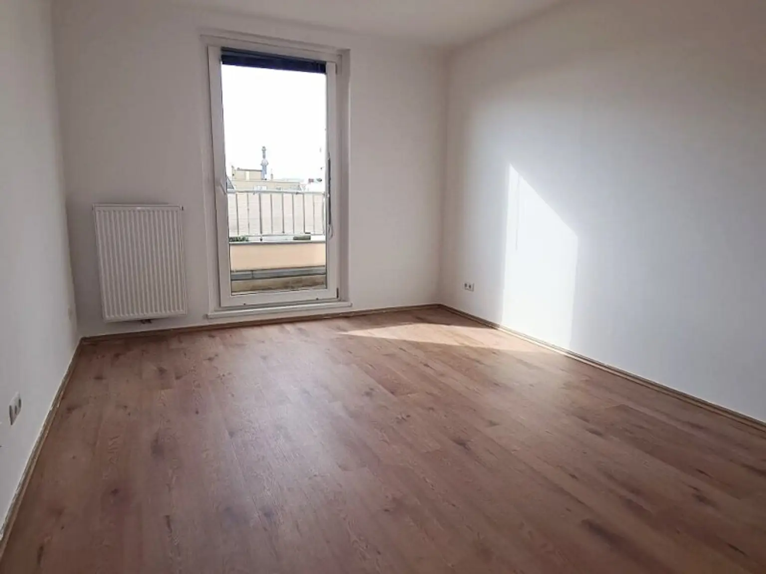 WALDMÜLLERGASSE, ERSTBEZUG, 40 m2 Neubau mit Balkon, 1 Zimmer, Küche, Duschbad, Parketten, Augarten-Nähe