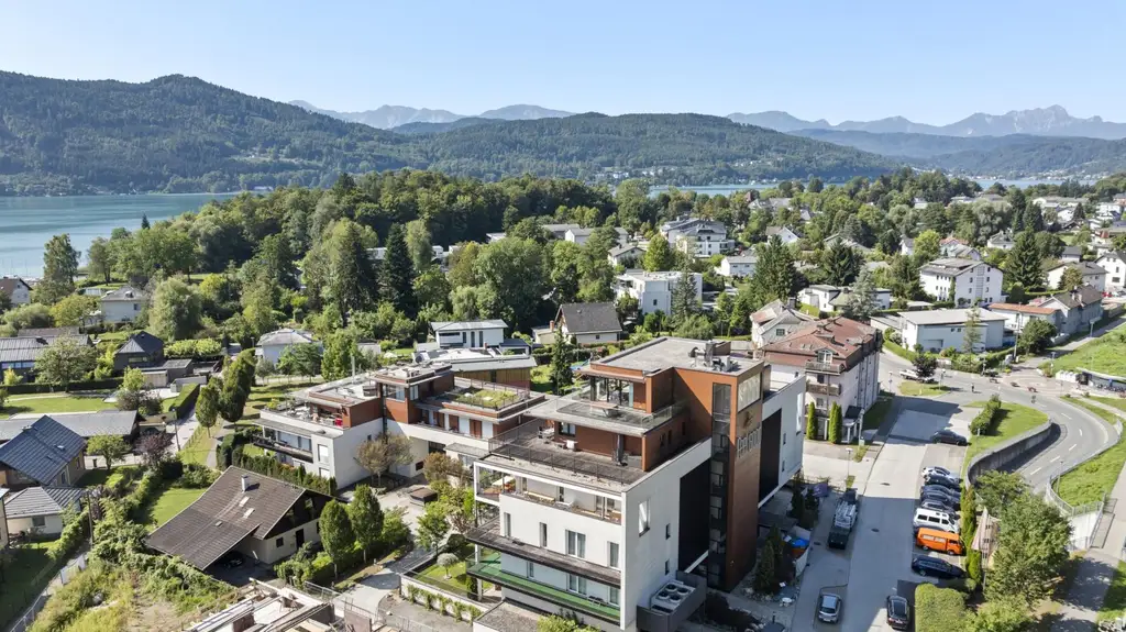 Exklusives Appartement mit Terrasse und Seezugang in Krumpendorf