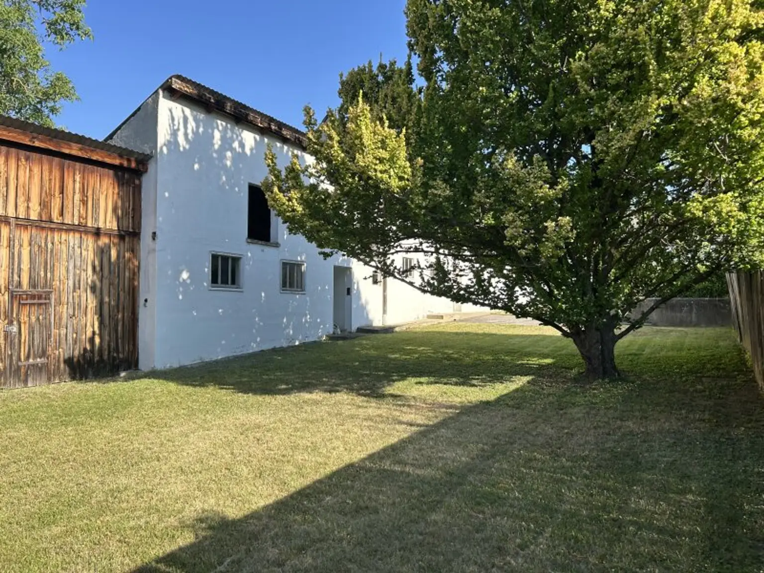 +++ Charmantes Bauernhaus mit großzügigen Nebengebäuden und großem Garten in Kleinwarasdorf! +++