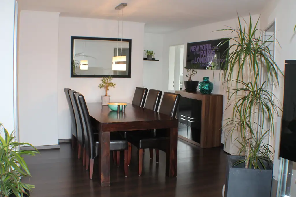 Wohnen mit Charme & Investieren mit Perspektive – 2,5-Zimmer-Dachgeschosswohnung im Zweifamilienhaus  in Toplage