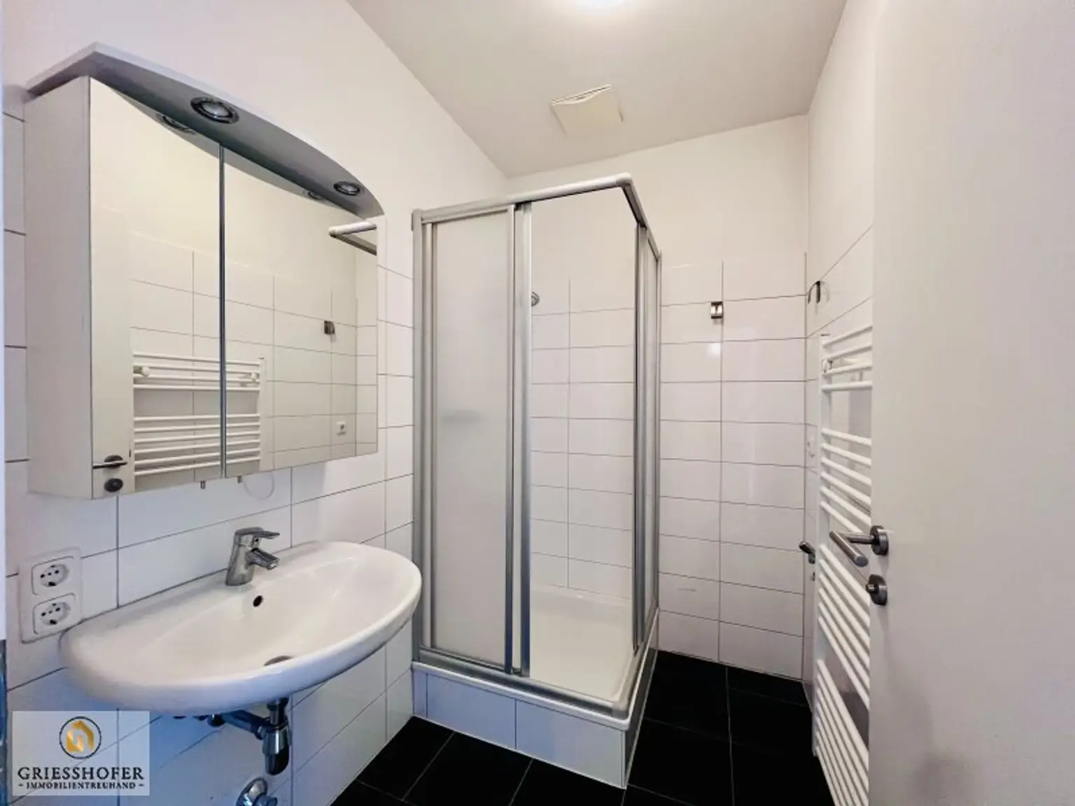 Helle und neuwertige 2 - Zimmer Wohnung in Bad Aussee