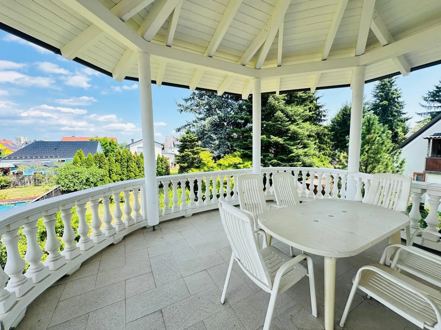 Balkon OG