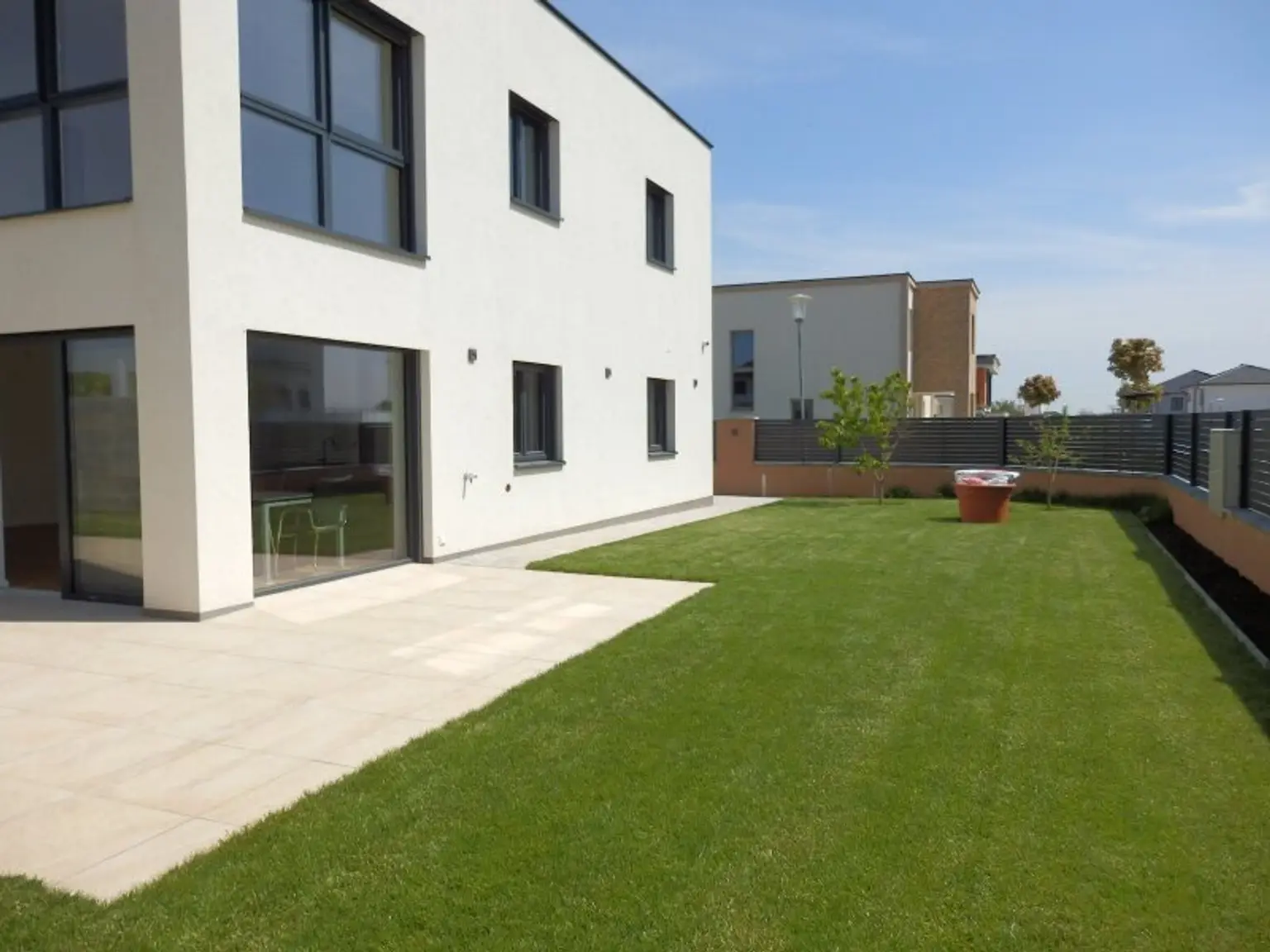 Topmodernes ZWEITBEZUGHAUS, 5 Zimmer, Garten, Stellplatz !!