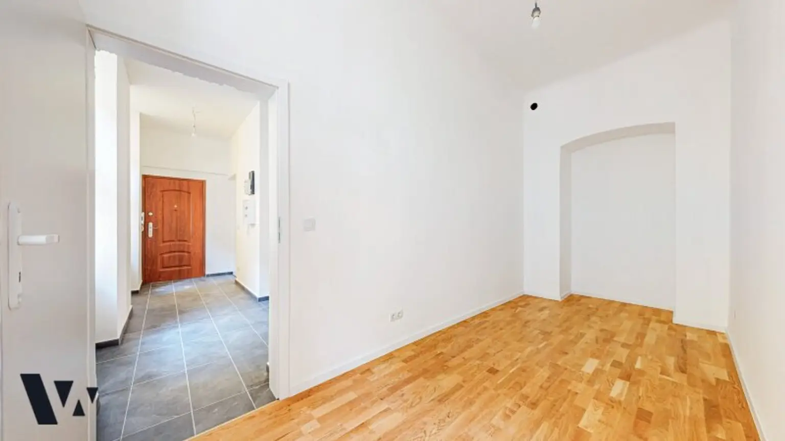 NEU RENOVIERTE 3-ZIMMER-ALTBAUWOHNUNG | HOFRUHELAGE
