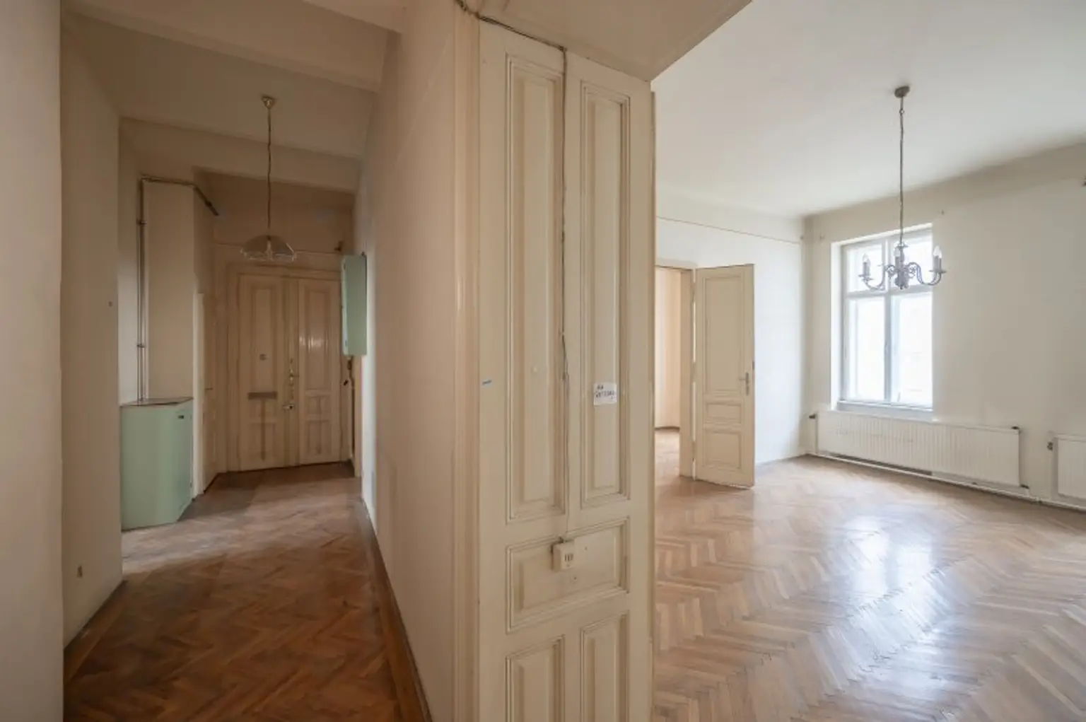 Hidden Gem in the Heart of the 6th – Historic Charm Meets Future Vision!