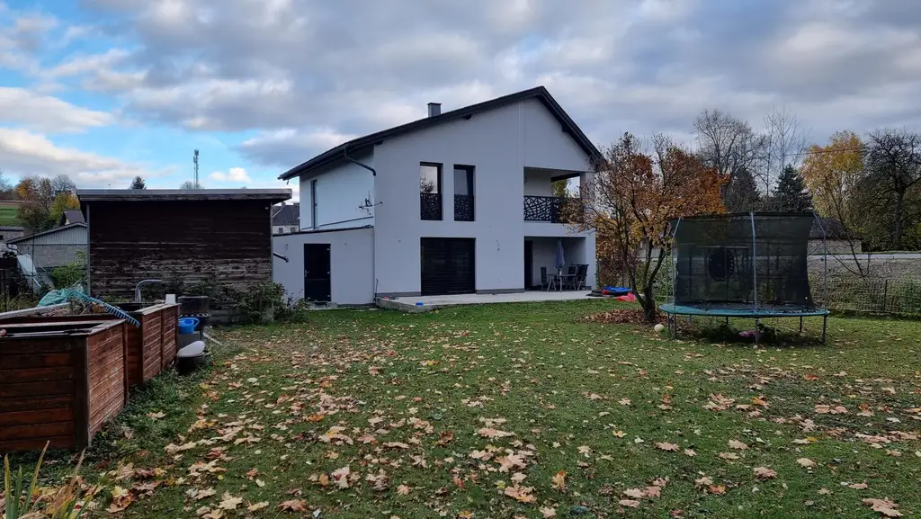 Mehrfamilienhaus in Völlerndorf– Wohnen und Leben auf großzügigem Raum