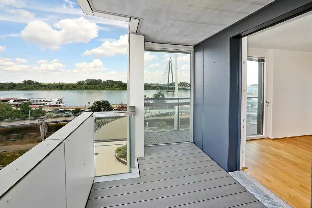 AB JUNI: MARINA TOWER I Moderne 3 Zimmerwohnung mit Balkon und Loggia I Donaublick