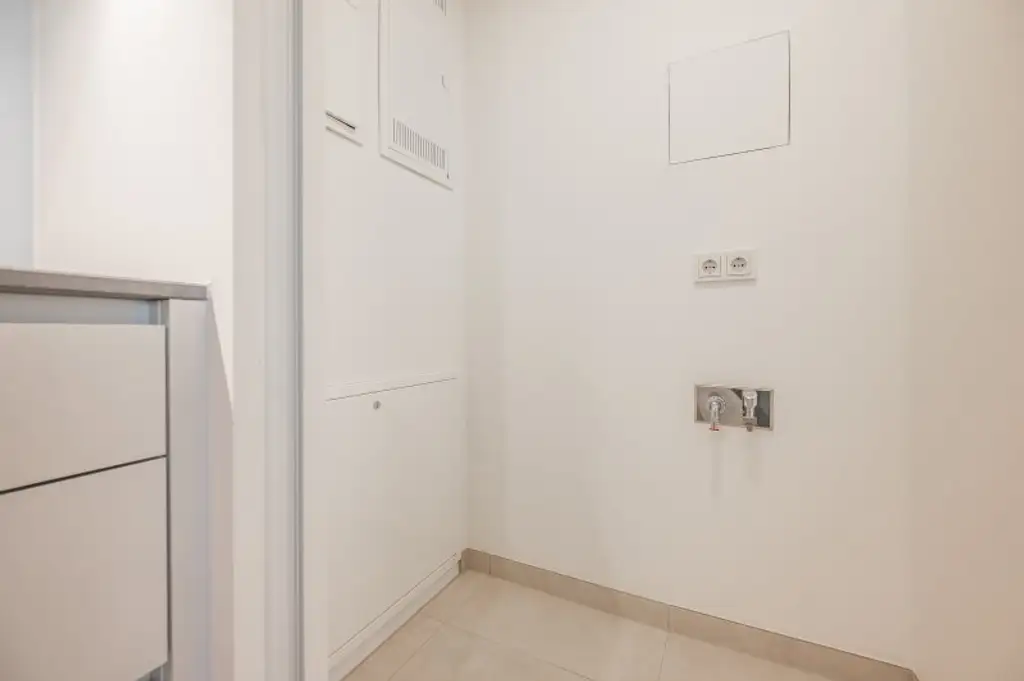 ++MOLLARD 50++ Stylish 2-room apartment right in the heart of the city (3/8)