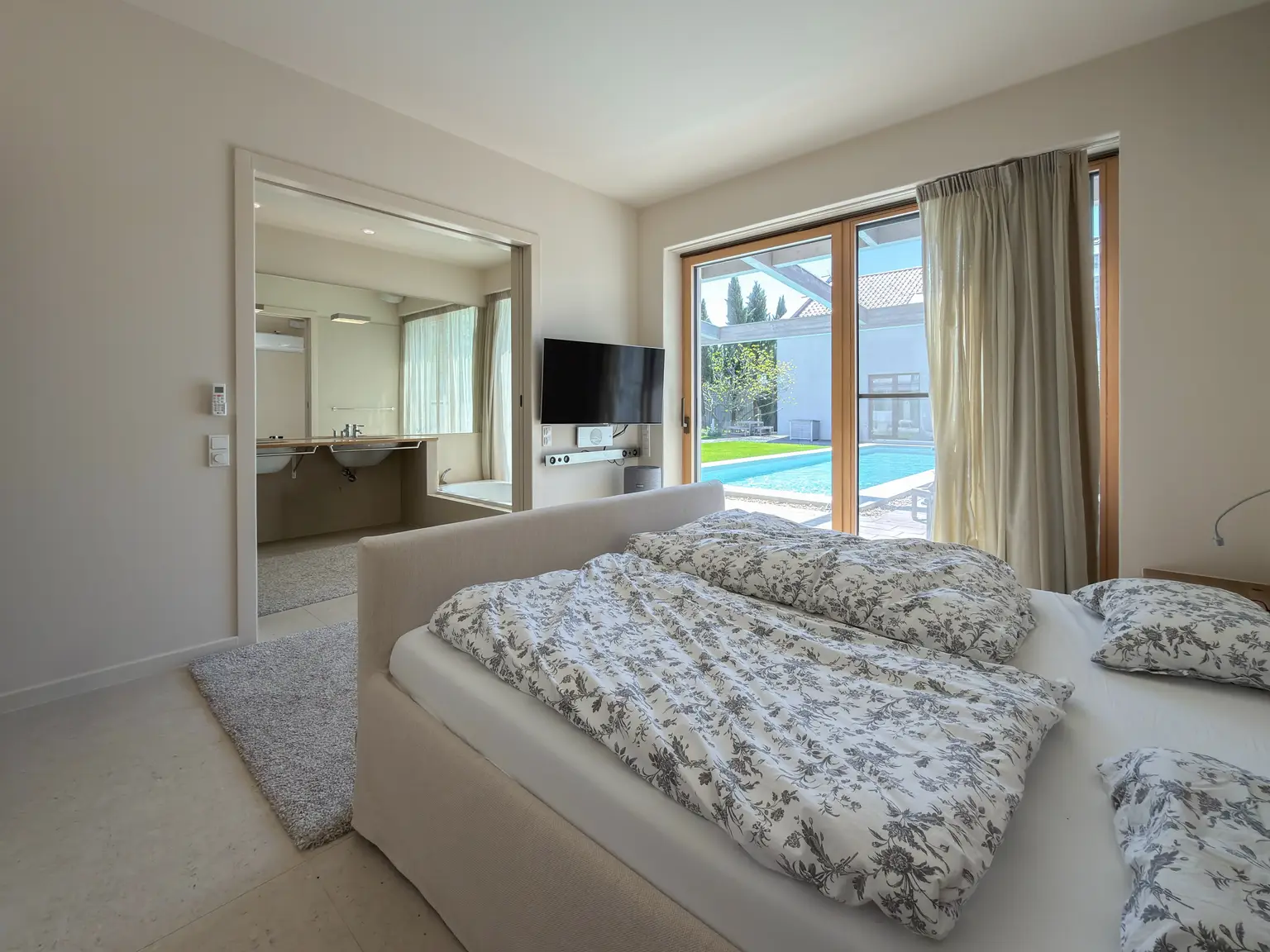 Architektur-Juwel am Neusiedler See: Wenn Großzügigkeit auf absolute Privatsphäre trifft!