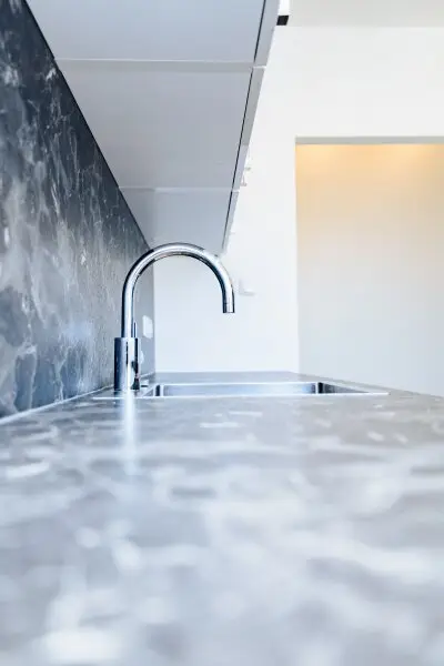TOP DEAL I WESTBALKON I BADEWANNE I MODERNISIERT I SMARTE RAUMAUFTEILUNG I HAUSTIERE ERLAUBT I RUHIGE LAGE I 6. STOCK MIT LIFT I PROJEKT WOHNEN