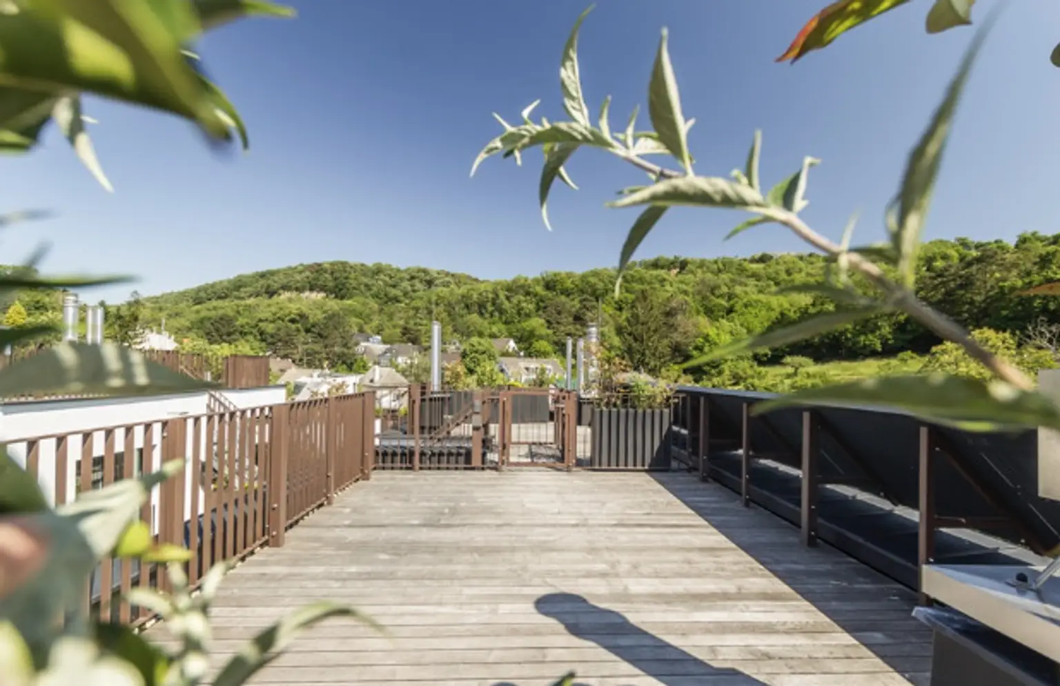 ZUR SCHÖNEN AGNES – Erstbezug: 3-Zimmer-Dachgeschoss-Maisonette mit Dachterrasse & Weinbergblick in Sievering // PROVISIONSFREI