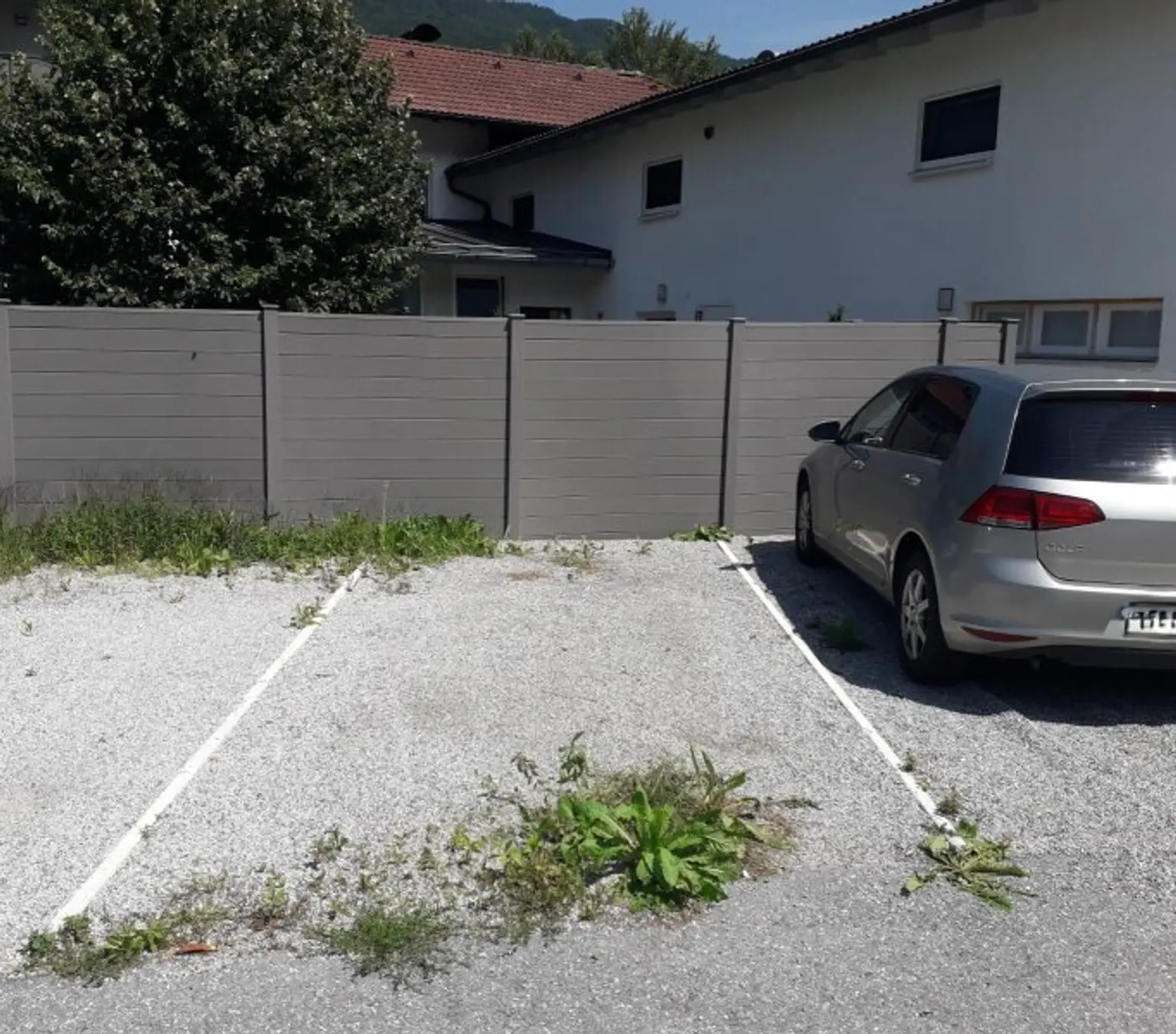 WOHNMOBIL-GEEIGNET: 1 Autoabstellplatz im Freien nähe Telfs ab sofort zu mieten