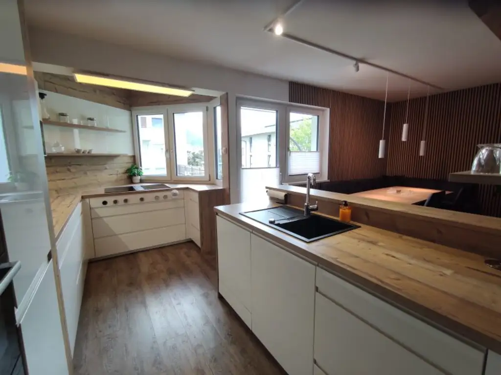 Sehr schöne 3 Zi Wohnung in ruhiger Lage
