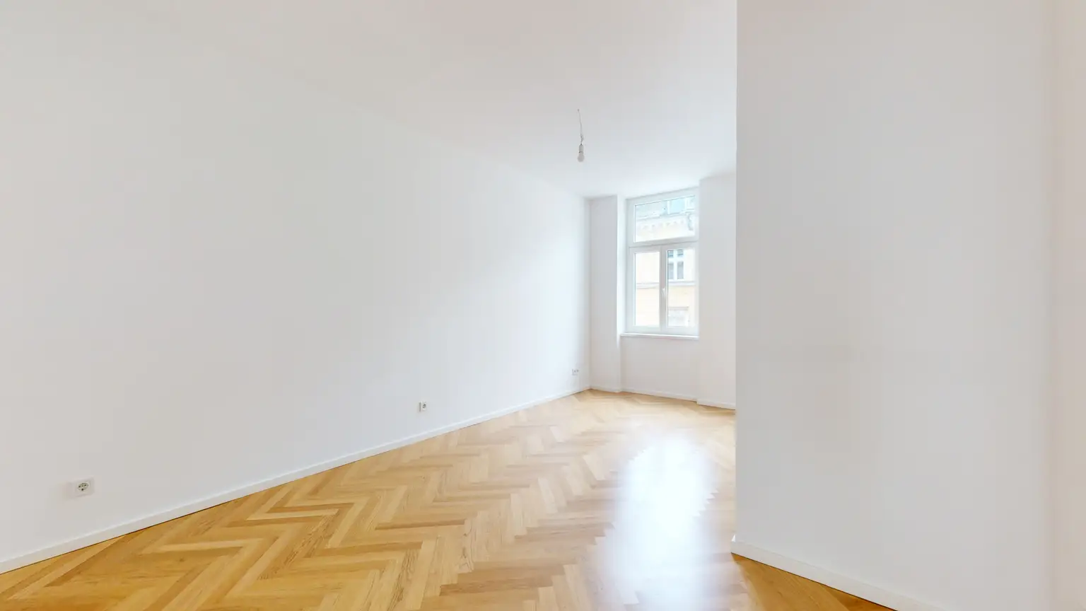 "Urban Oasis" - Rarität | Neubauwohnung in Jahrhundertwendehaus | 2 Balkone