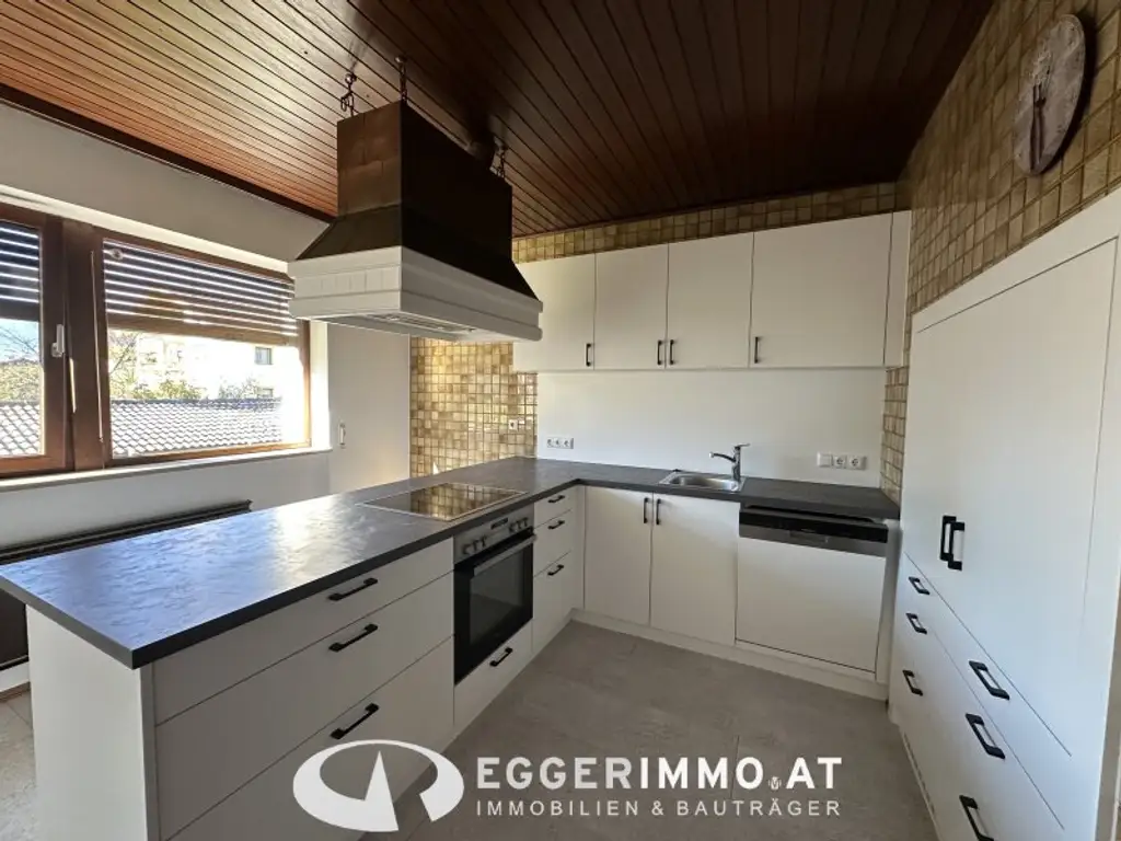 Spacious Detached House with Garconniere in Country House Style with Large Garden for Rent