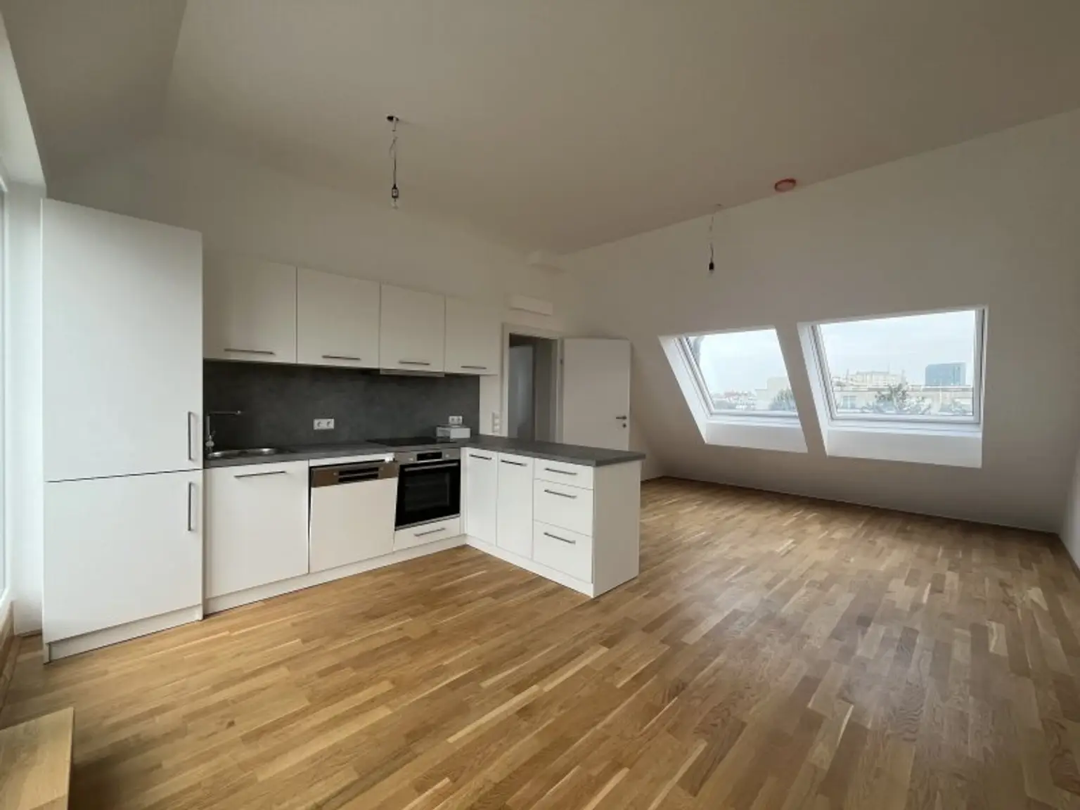 Wunderschöne 4 Zimmer Dachterrassenwohnung mit Garagenplatz in Top Lage