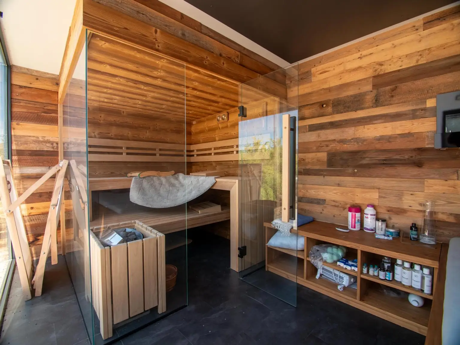 Exklusives Einfamilienhaus mit Ausblick und Wellnessbereich