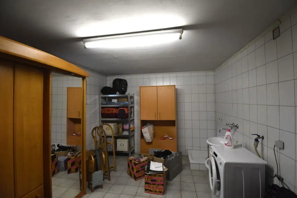 Großzügiges Wohnhaus mit zwei Wohneinheiten